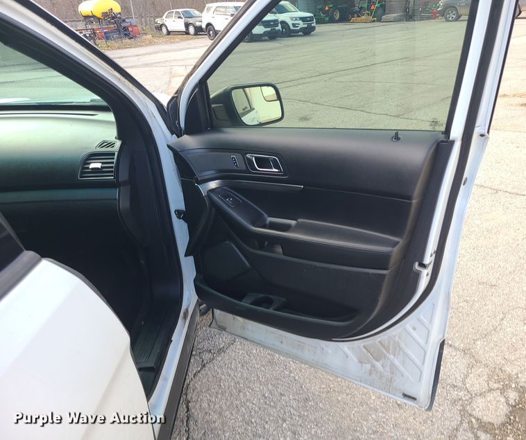 image for item DR7806 2016 Ford Explorer Police Interceptor  SUV