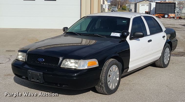 image for item DR7807 2008 Ford Crown Victoria Police Interceptor