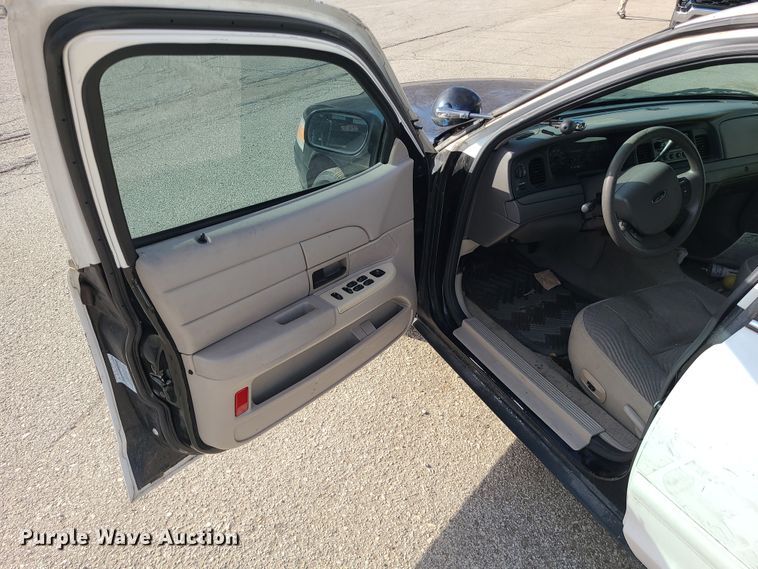 image for item DR7807 2008 Ford Crown Victoria Police Interceptor