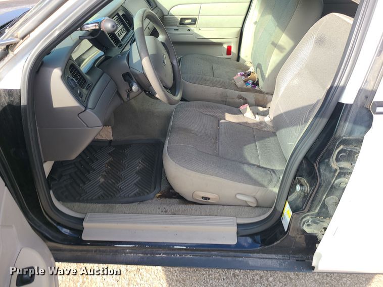 image for item DR7807 2008 Ford Crown Victoria Police Interceptor