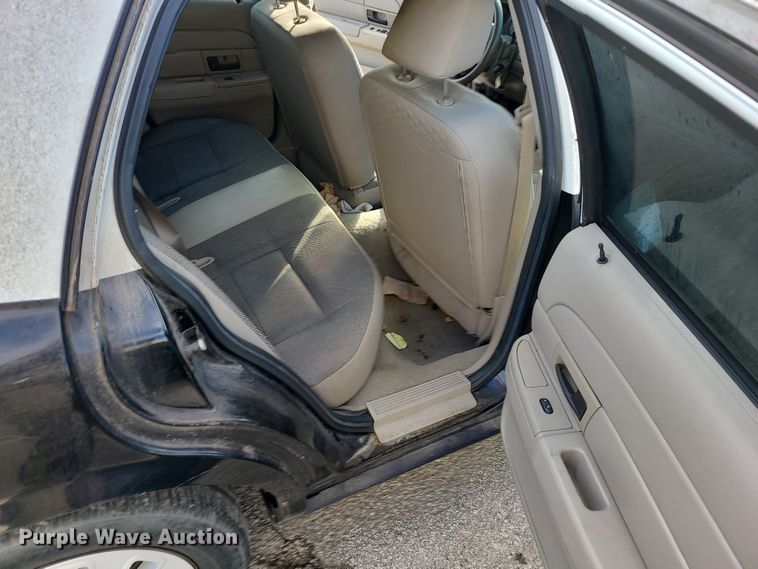image for item DR7807 2008 Ford Crown Victoria Police Interceptor
