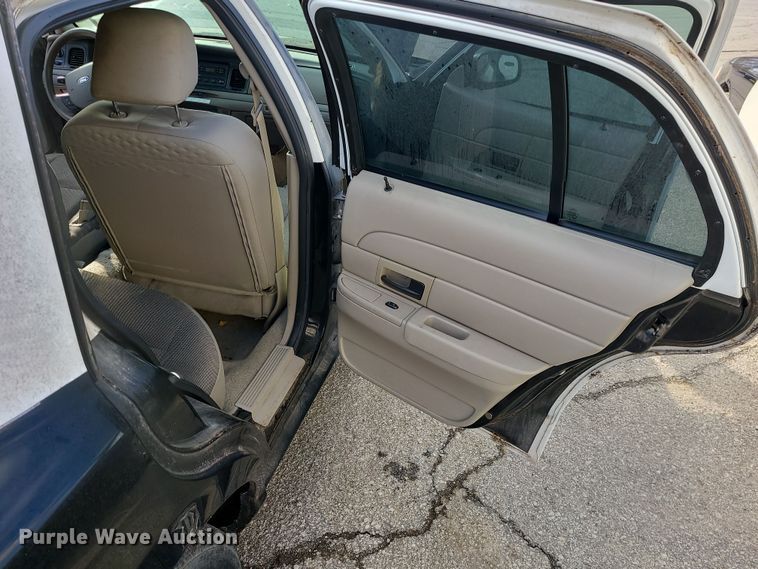 image for item DR7807 2008 Ford Crown Victoria Police Interceptor