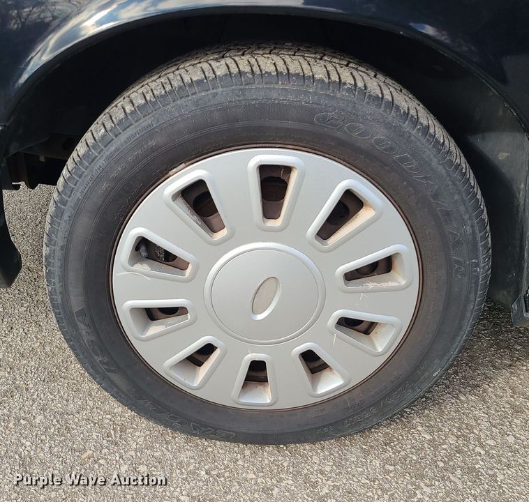 image for item DR7807 2008 Ford Crown Victoria Police Interceptor