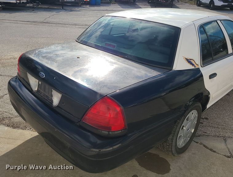 image for item DR7808 2008 Ford Crown Victoria Police Interceptor