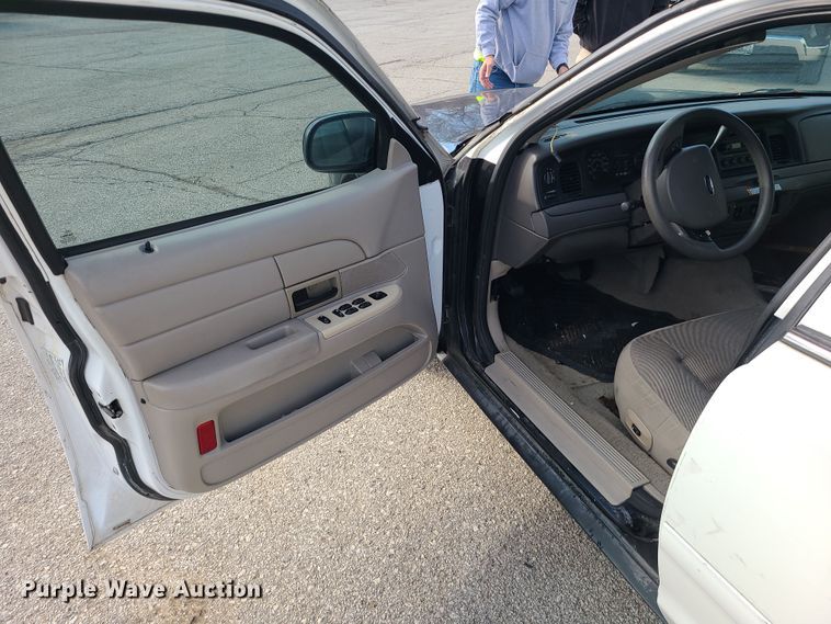 image for item DR7808 2008 Ford Crown Victoria Police Interceptor