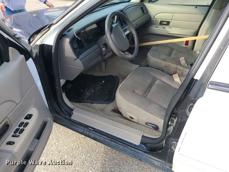 image for item DR7808 2008 Ford Crown Victoria Police Interceptor