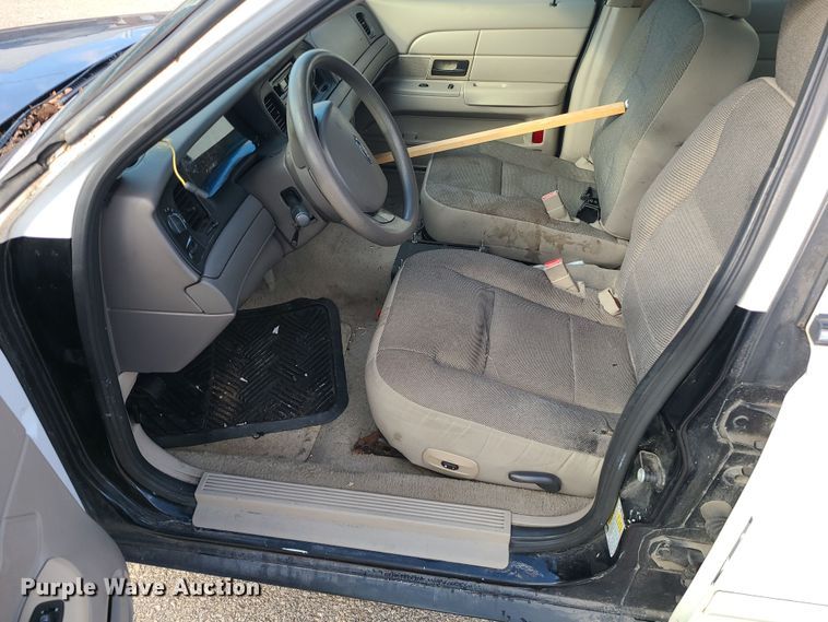 image for item DR7808 2008 Ford Crown Victoria Police Interceptor