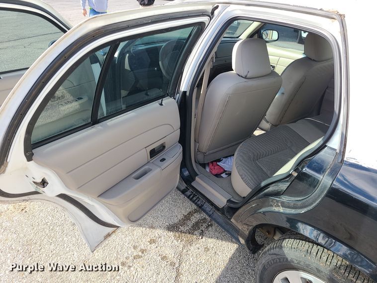 image for item DR7808 2008 Ford Crown Victoria Police Interceptor