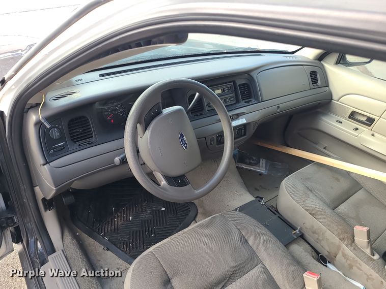image for item DR7808 2008 Ford Crown Victoria Police Interceptor