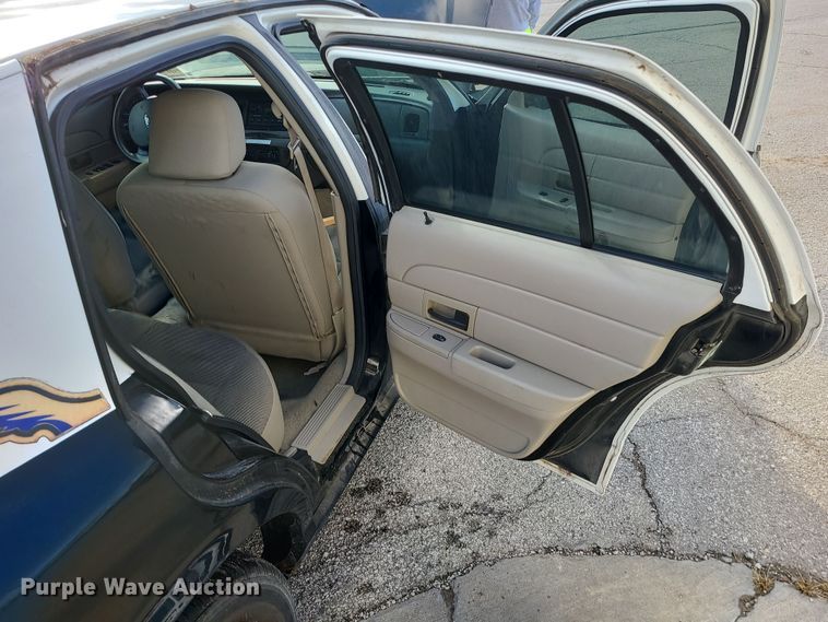 image for item DR7808 2008 Ford Crown Victoria Police Interceptor