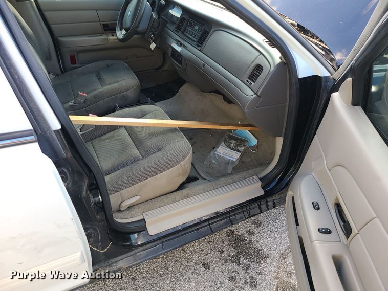 image for item DR7808 2008 Ford Crown Victoria Police Interceptor