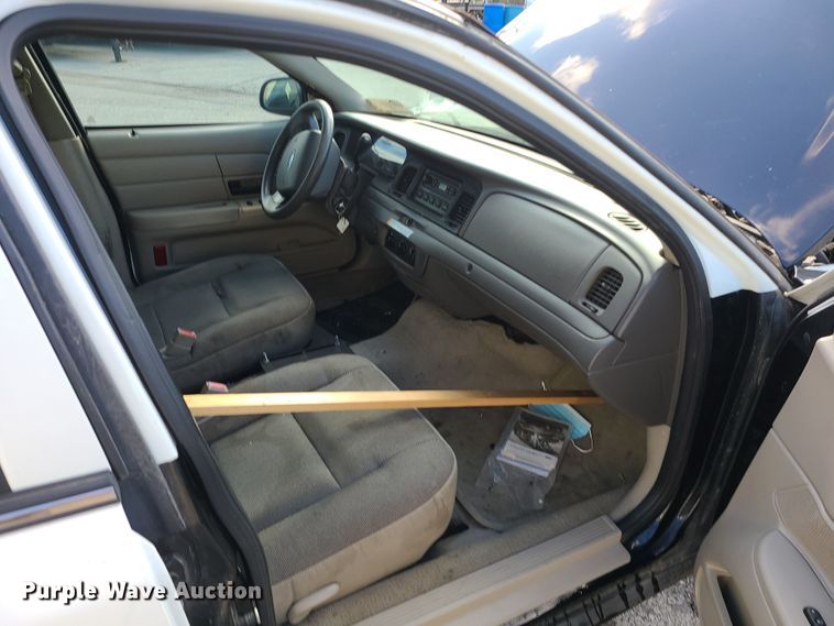 image for item DR7808 2008 Ford Crown Victoria Police Interceptor