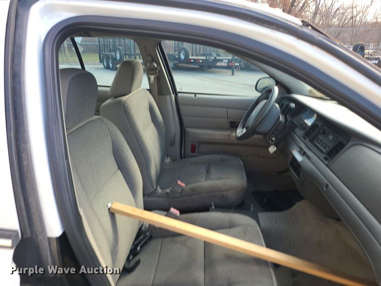 image for item DR7808 2008 Ford Crown Victoria Police Interceptor