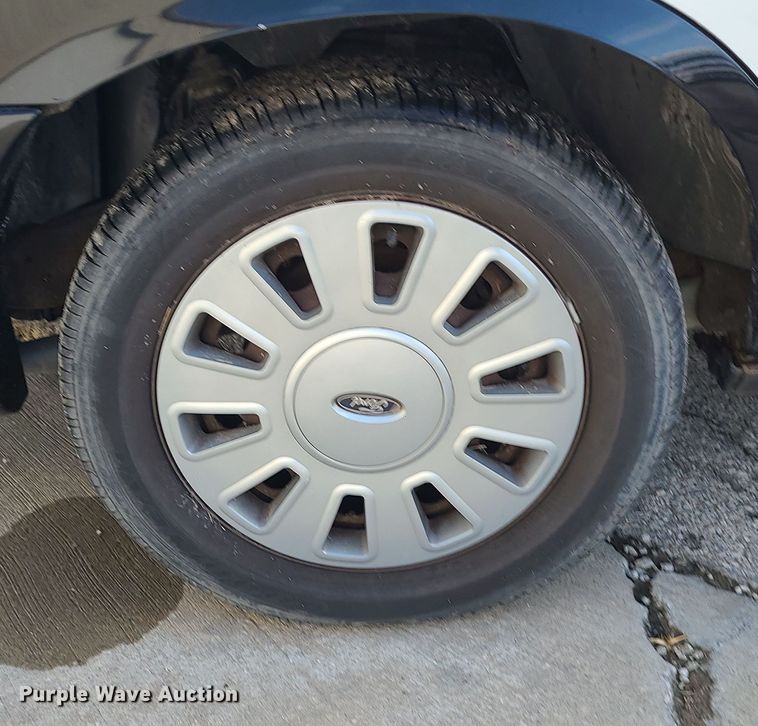 image for item DR7808 2008 Ford Crown Victoria Police Interceptor