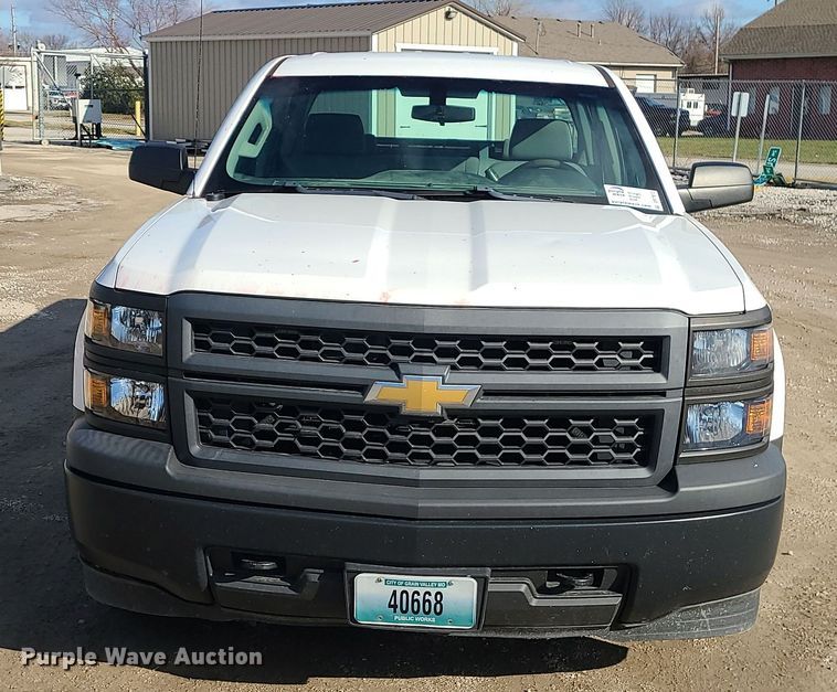 image for item DR7812 2015 Chevrolet Silverado 1500  Crew Cab pickup truck