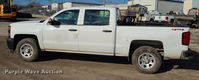 image for item DR7812 2015 Chevrolet Silverado 1500  Crew Cab pickup truck