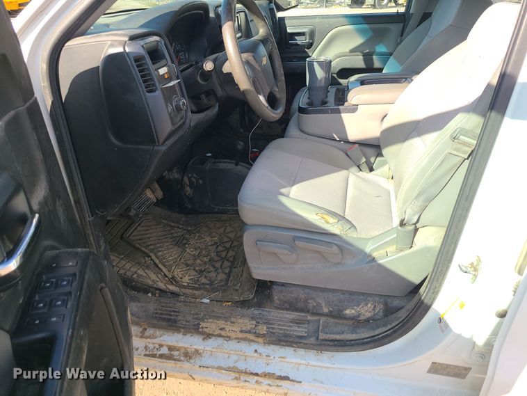 image for item DR7812 2015 Chevrolet Silverado 1500  Crew Cab pickup truck