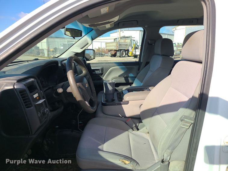 image for item DR7812 2015 Chevrolet Silverado 1500  Crew Cab pickup truck