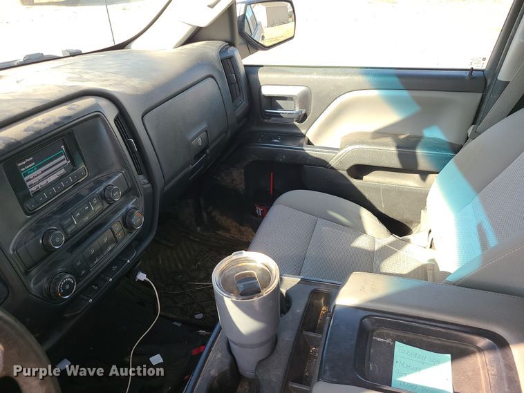 image for item DR7812 2015 Chevrolet Silverado 1500  Crew Cab pickup truck