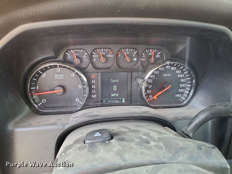 image for item DR7812 2015 Chevrolet Silverado 1500  Crew Cab pickup truck