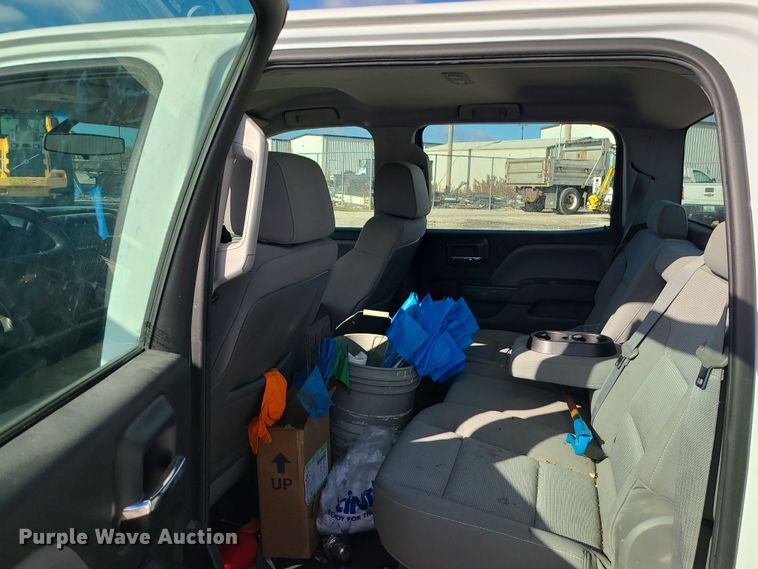 image for item DR7812 2015 Chevrolet Silverado 1500  Crew Cab pickup truck