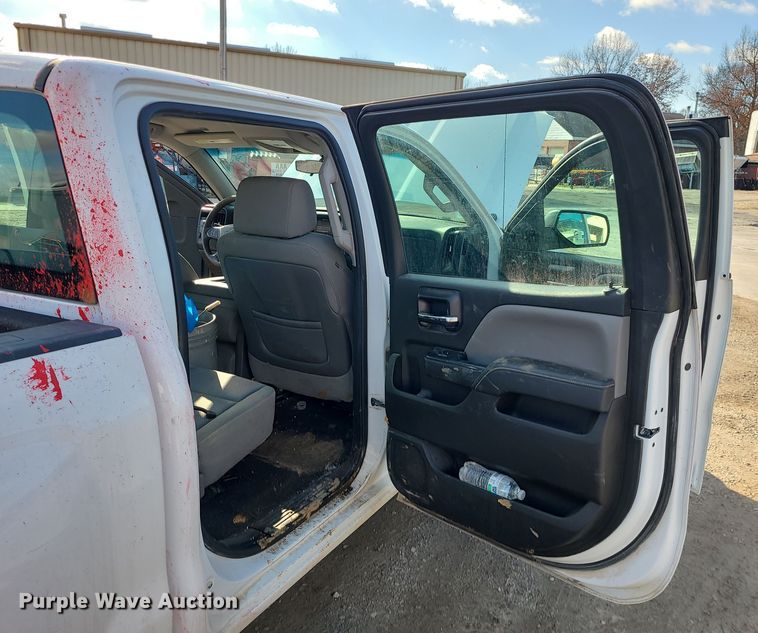 image for item DR7812 2015 Chevrolet Silverado 1500  Crew Cab pickup truck