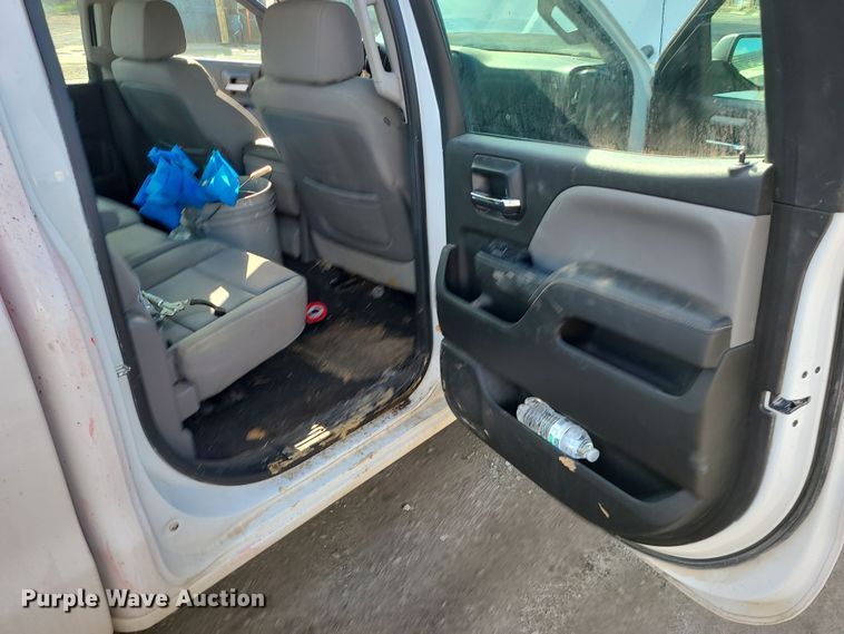 image for item DR7812 2015 Chevrolet Silverado 1500  Crew Cab pickup truck