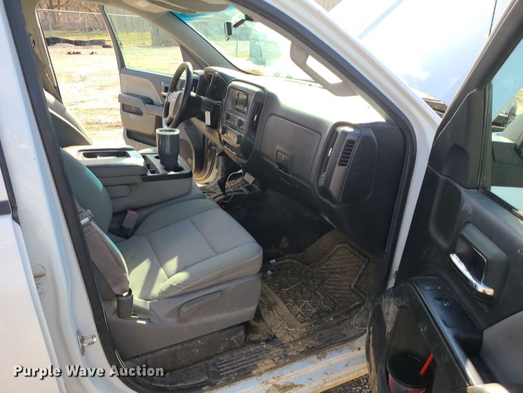 image for item DR7812 2015 Chevrolet Silverado 1500  Crew Cab pickup truck