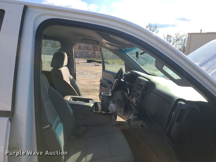 image for item DR7812 2015 Chevrolet Silverado 1500  Crew Cab pickup truck