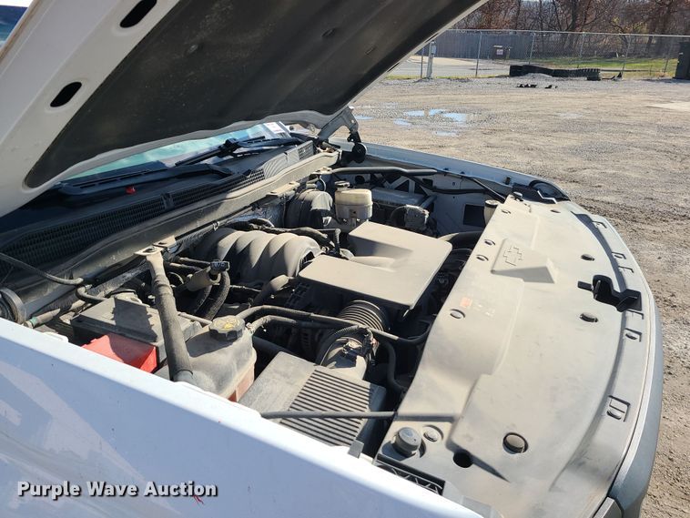 image for item DR7812 2015 Chevrolet Silverado 1500  Crew Cab pickup truck