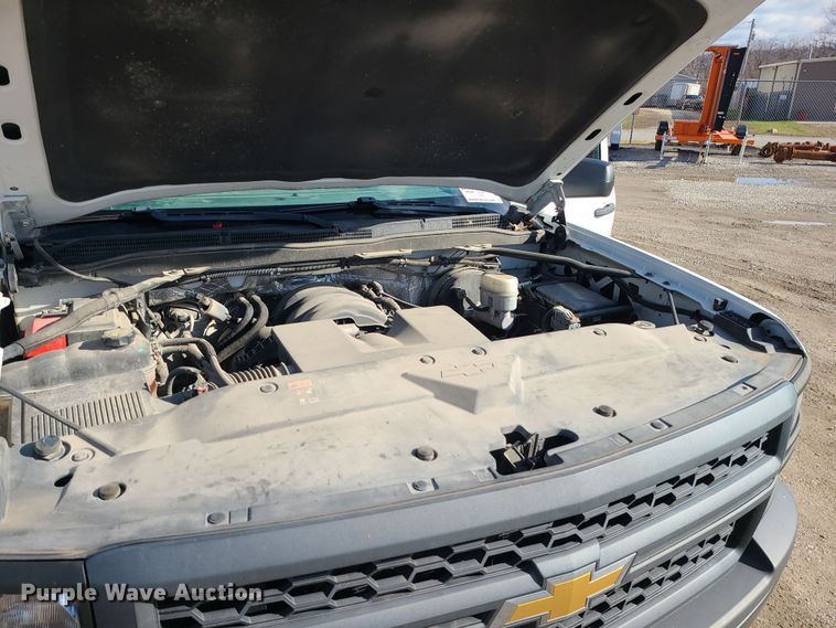 image for item DR7812 2015 Chevrolet Silverado 1500  Crew Cab pickup truck