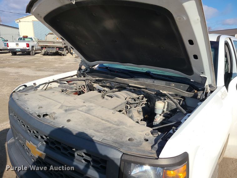 image for item DR7812 2015 Chevrolet Silverado 1500  Crew Cab pickup truck