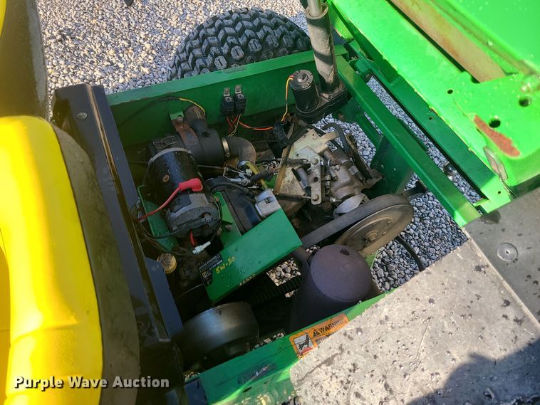 image for item DR7814 John Deere Gator Turf  utility vehicle