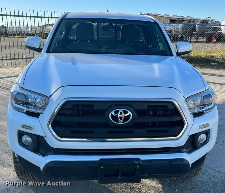 image for item DS2463 2016 Toyota Tacoma  Access Cab pickup truck