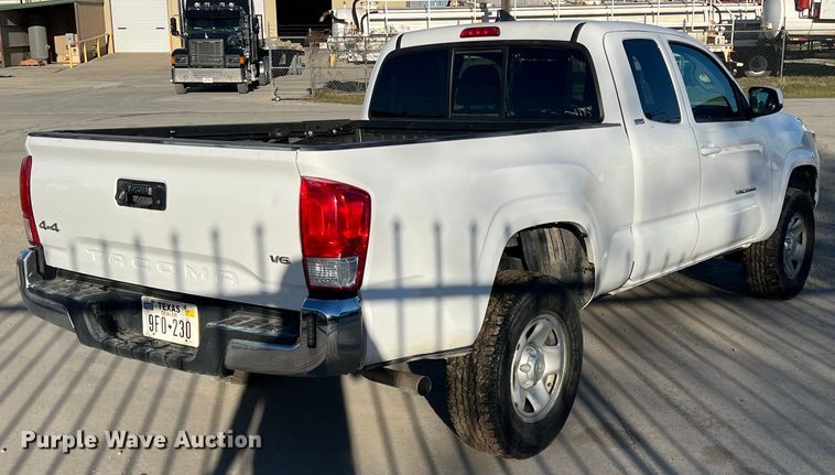 image for item DS2463 2016 Toyota Tacoma  Access Cab pickup truck