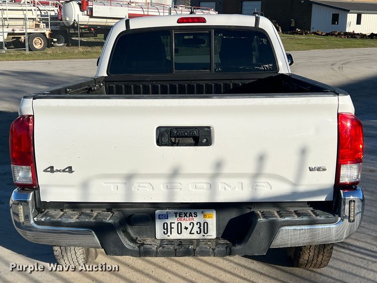 image for item DS2463 2016 Toyota Tacoma  Access Cab pickup truck