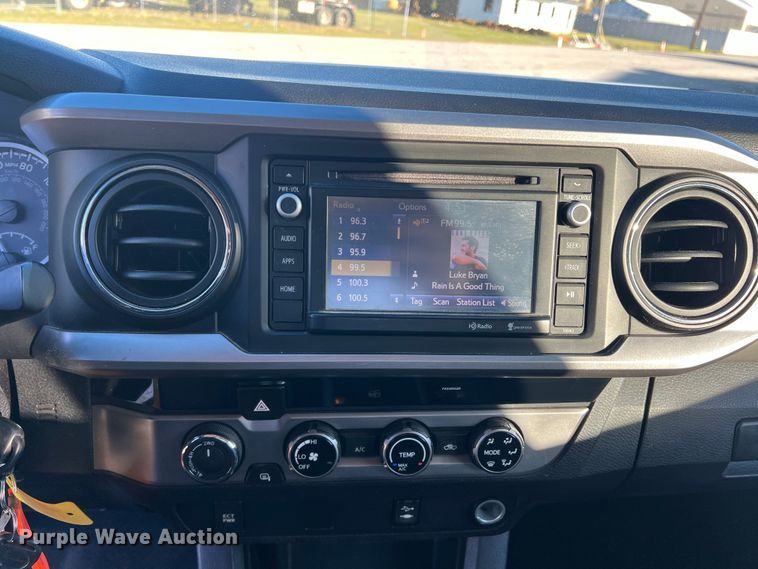 image for item DS2463 2016 Toyota Tacoma  Access Cab pickup truck