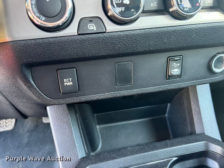 image for item DS2463 2016 Toyota Tacoma  Access Cab pickup truck