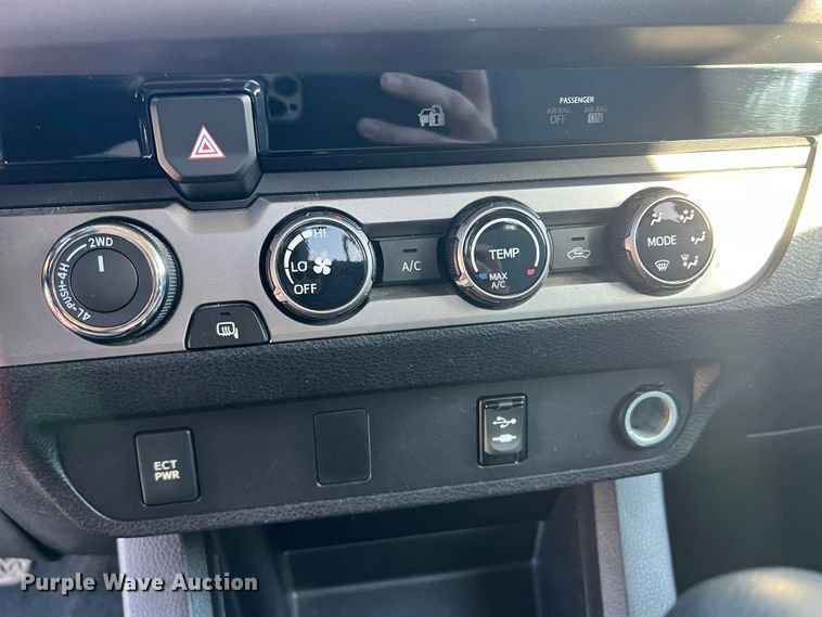 image for item DS2463 2016 Toyota Tacoma  Access Cab pickup truck