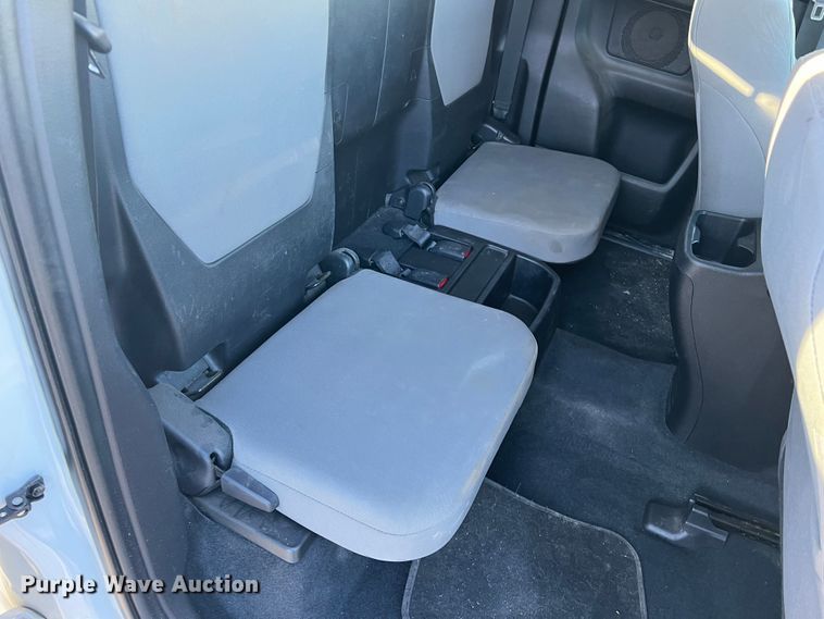 image for item DS2463 2016 Toyota Tacoma  Access Cab pickup truck