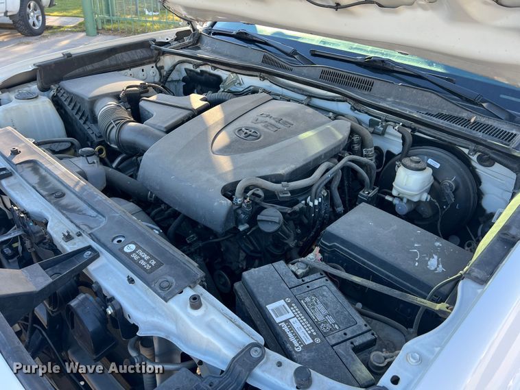 image for item DS2463 2016 Toyota Tacoma  Access Cab pickup truck