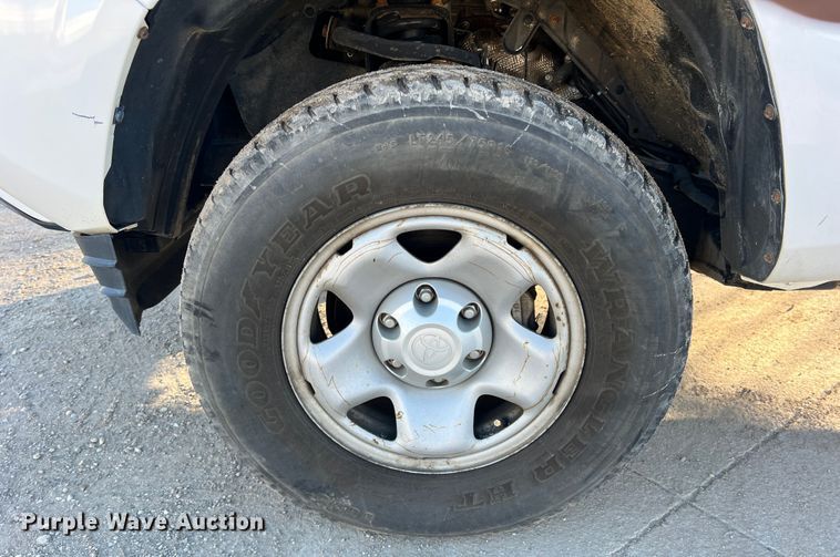 image for item DS2463 2016 Toyota Tacoma  Access Cab pickup truck