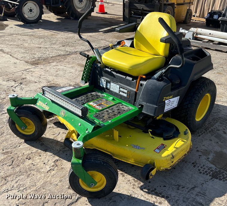 image for item DS2482 John Deere Z535M  ZTR lawn mower
