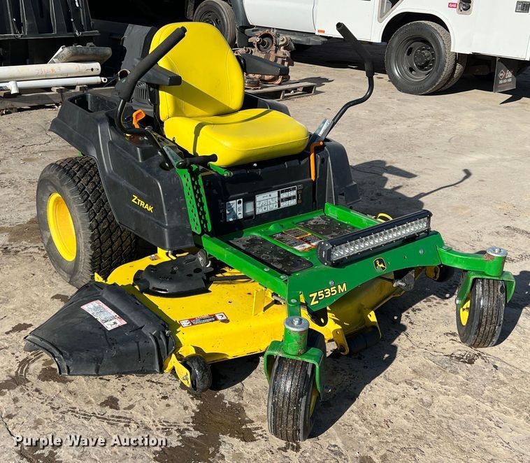 image for item DS2482 John Deere Z535M  ZTR lawn mower