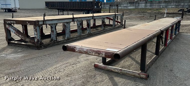 image for item DW2936 (2) pipe racks