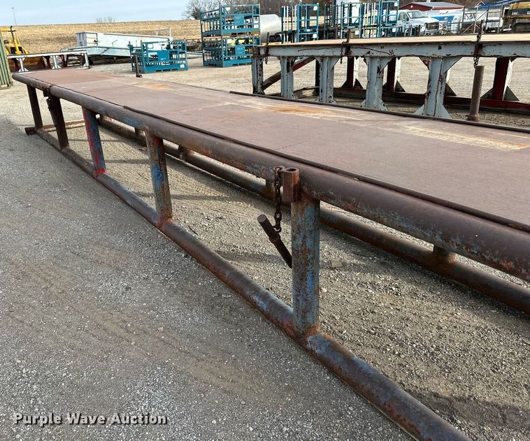 image for item DW2936 (2) pipe racks