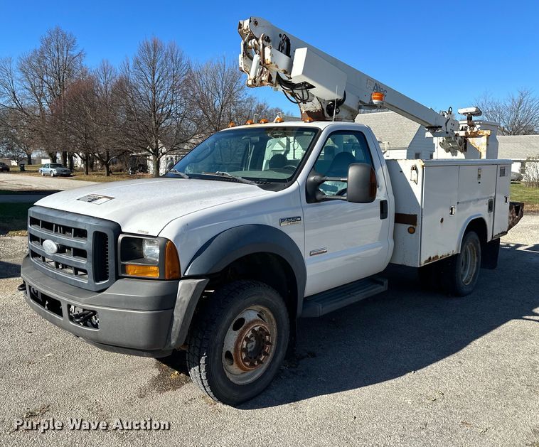 image for item DW2943 2007 Ford F550 Super Duty  bucket truck
