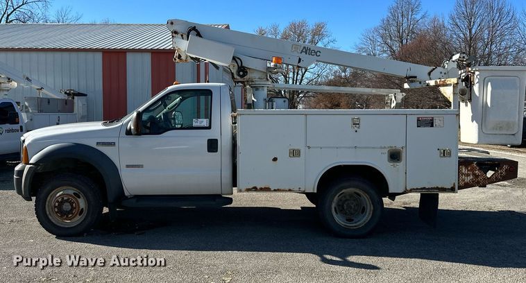 image for item DW2943 2007 Ford F550 Super Duty  bucket truck