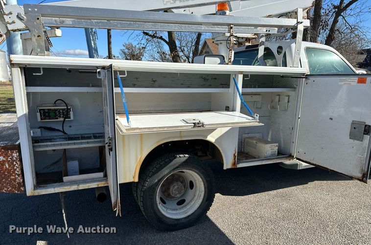 image for item DW2943 2007 Ford F550 Super Duty  bucket truck
