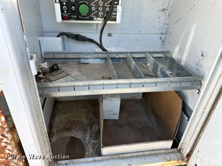 image for item DW2943 2007 Ford F550 Super Duty  bucket truck